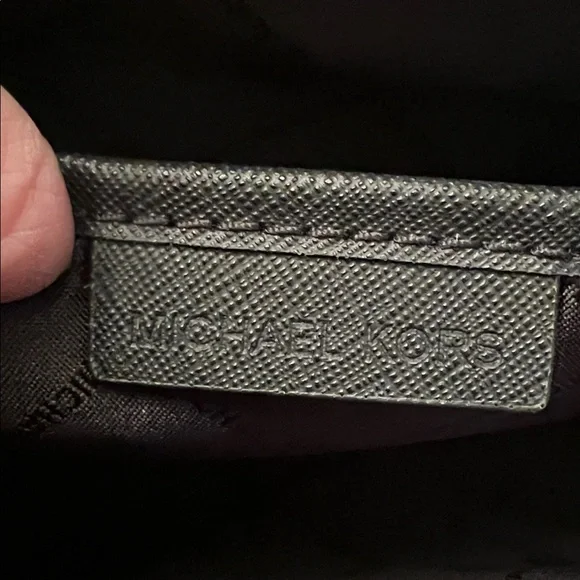 MICHAEL KORS BLACK JET SETTER CROSSBODY BAG with FRONT ZIP COMPARTMENT AND CHAIN - Picture 8 of 11